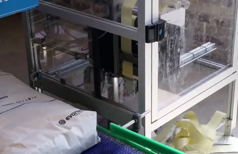 Labeling of filled bags on the side - REA JET DS