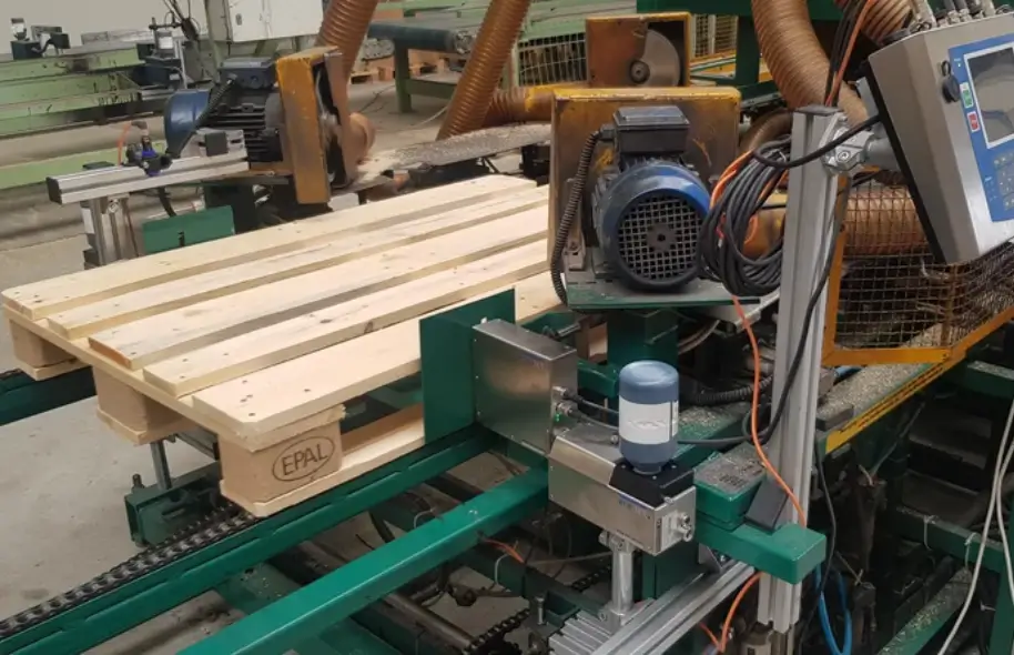 Pallet labeling with REA JET GK 2.0