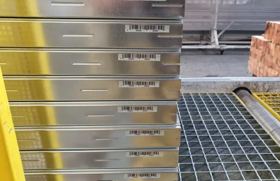 Wet-on-wet printing of 1D Code on film packaging - REA JET HR